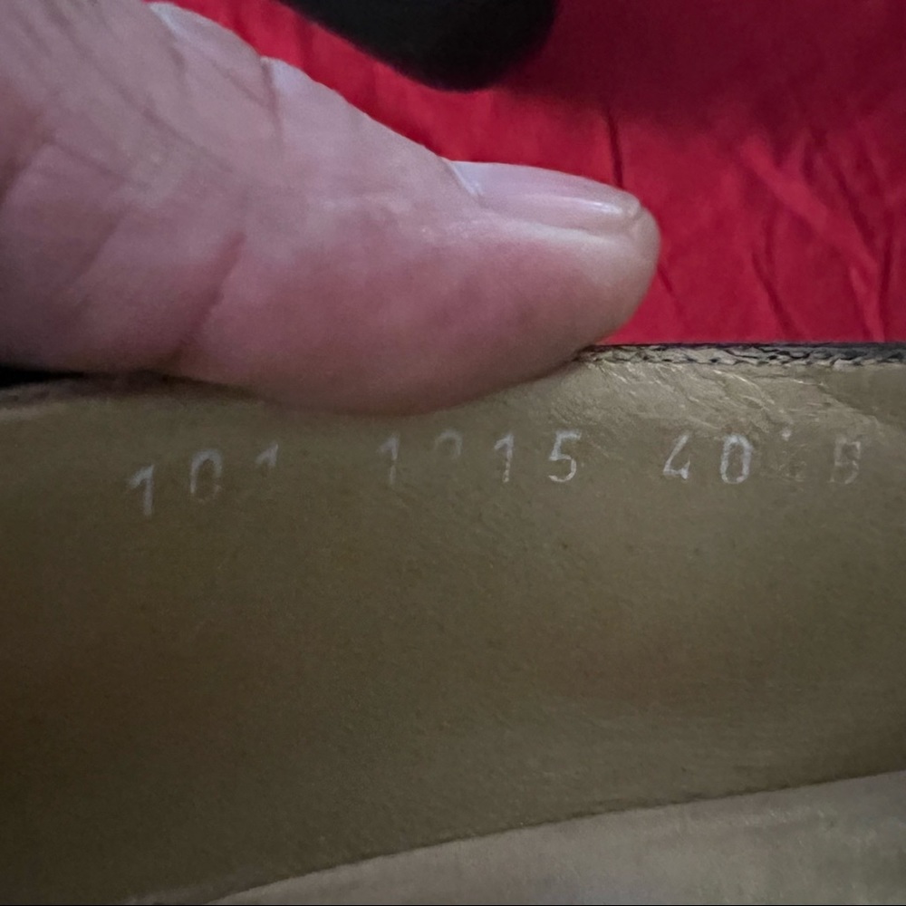 Vintage Gucci Pumps - Picture 5 of 9